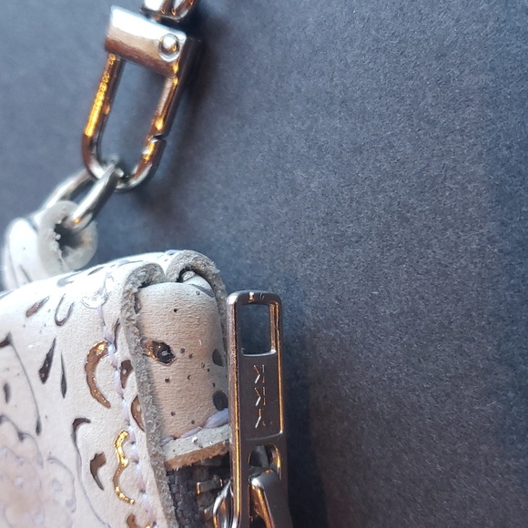 White and Silver Shoulder Bag with Silver Removable Chain - Picture 8 of 12